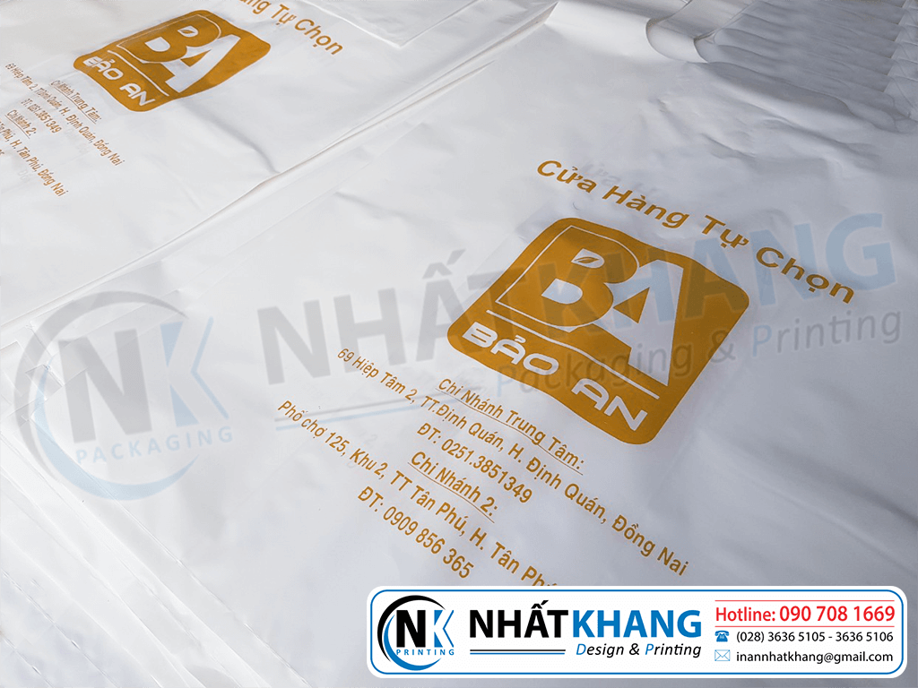 Chuyên cung cấp túi xốp hai quai giá sỉ tại TPHCM, Bao Bì Nhất Khang cung cấp và in túi ni lông giá rẻ cho các cửa hàng và đại lý toàn quốc. LH: 090.708.1669